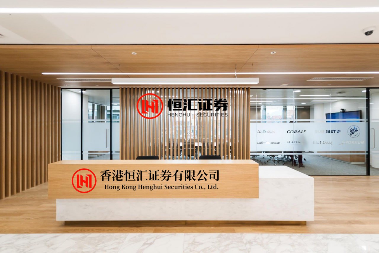 深圳在线配资官网 A股是彻底的政策市，其主力在控盘收割散户主力为了达到自己的目的，在无所不用其极通过打击白酒，而打击整个盈利之王消费板块通...